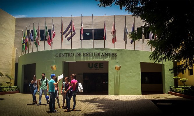 Centro de Estudiantes, campus José Hazim Azar de la Universidad Central del Este (UCE).