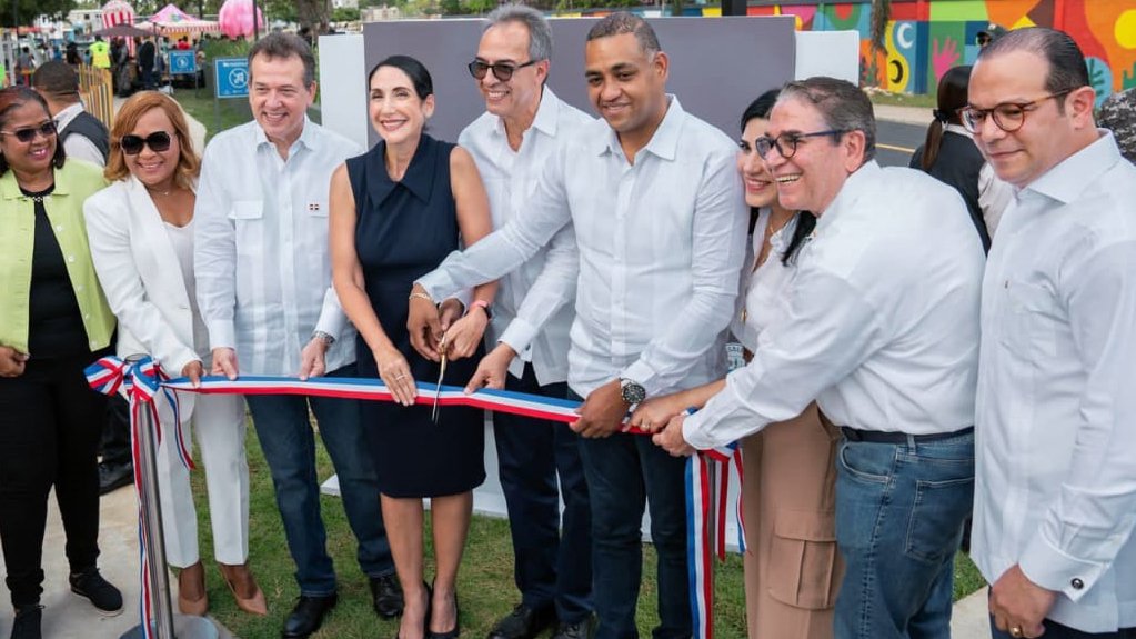 Inauguran parque infantil