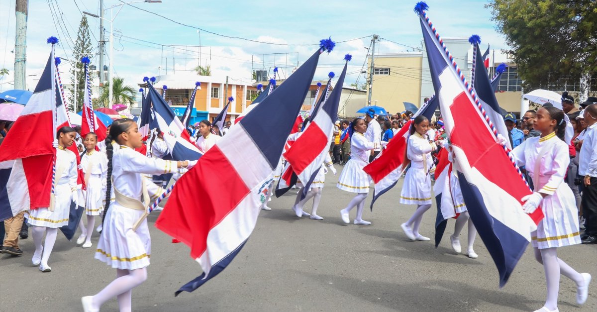 Desfile celebración ell 181 aniversario de la Independencia Nacional