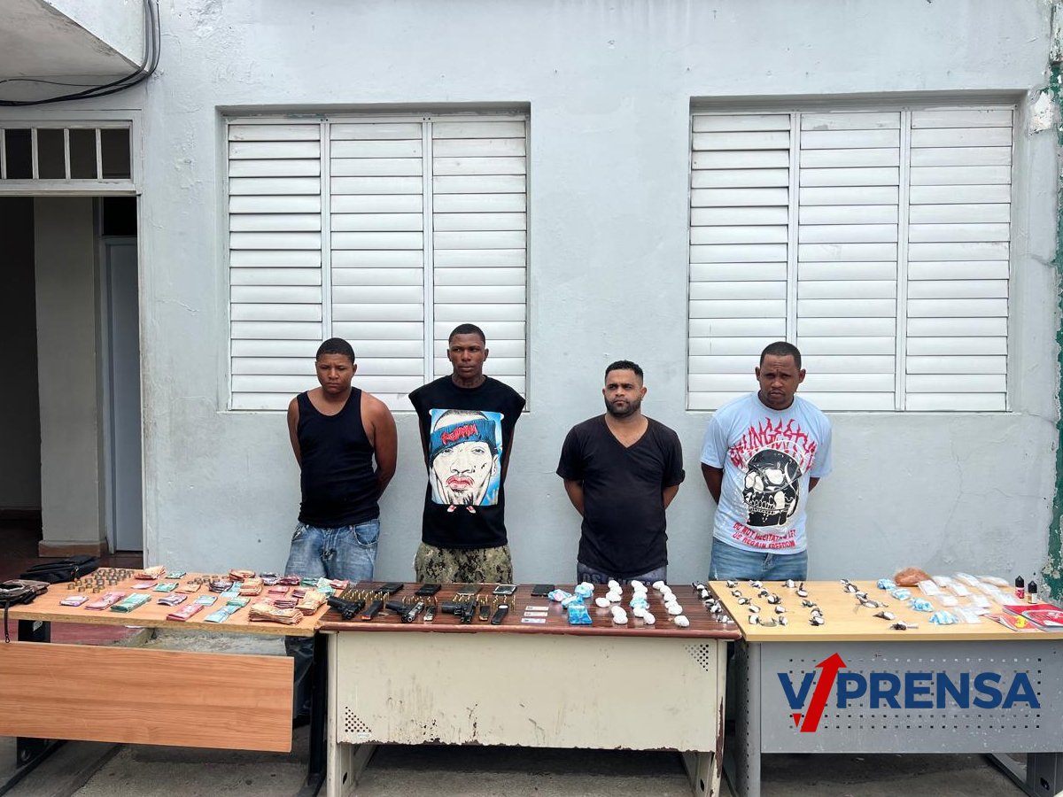Hombres apresados  en flagrante delito 