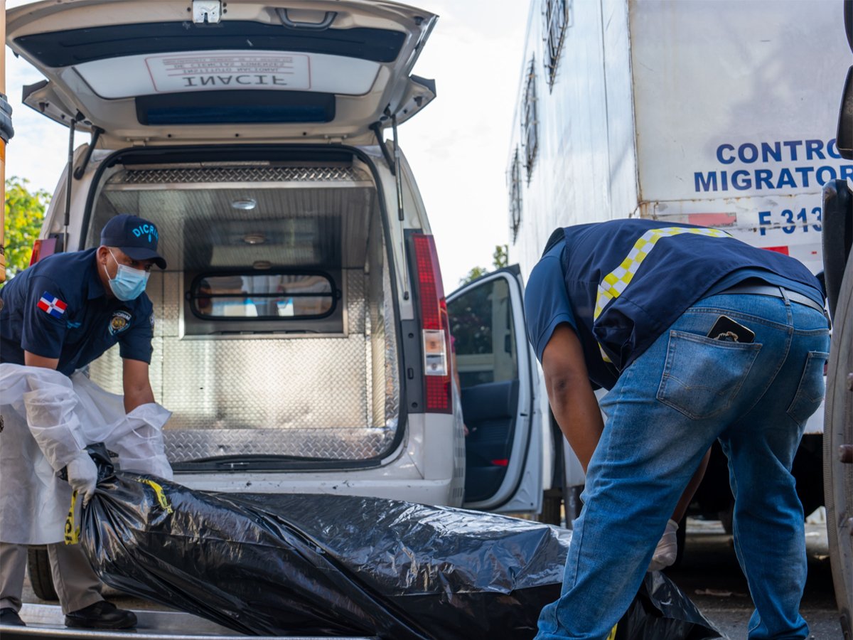 DGM reporta hallazgo de cuerpo de dominicano en estado de descomposición en camión averiado